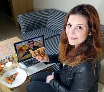 th_Dominos-pizza-Skype-date